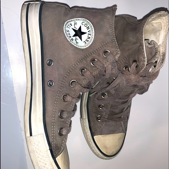 Converse All Stars in olive green, mens size 6! - Picture 2 of 5